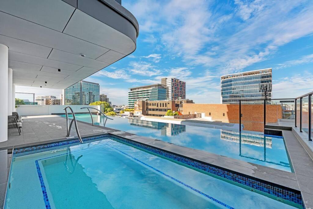 Great Located Unit/Private Balcony, Pool,Gym,Parking Apartment Brisbane Exterior photo